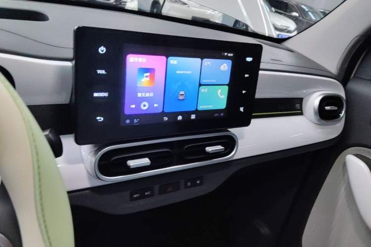 Used Geely Galaxy Panda 2025 210 km – Yuanqi Bear Audio And AC Panel