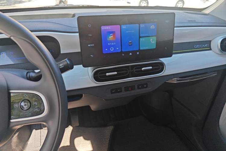Used Geely Galaxy Panda 2025 210 km – Yuanqi Bear Audio And AC Panel