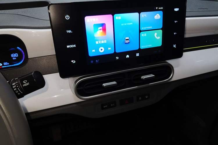 Used Geely Galaxy Panda 2025 210km Panda Kart Audio And AC Panel