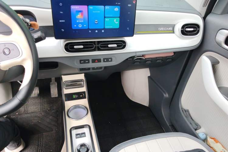 Used Geely Galaxy Panda 2025 210km Panda Kart Audio And AC Panel