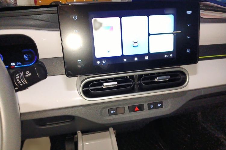 Used Geely Galaxy Panda 2025 210km Panda Kart Audio And AC Panel