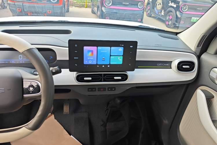 Used Geely Galaxy Panda 2025 210 km – Yuanqi Bear Audio And AC Panel