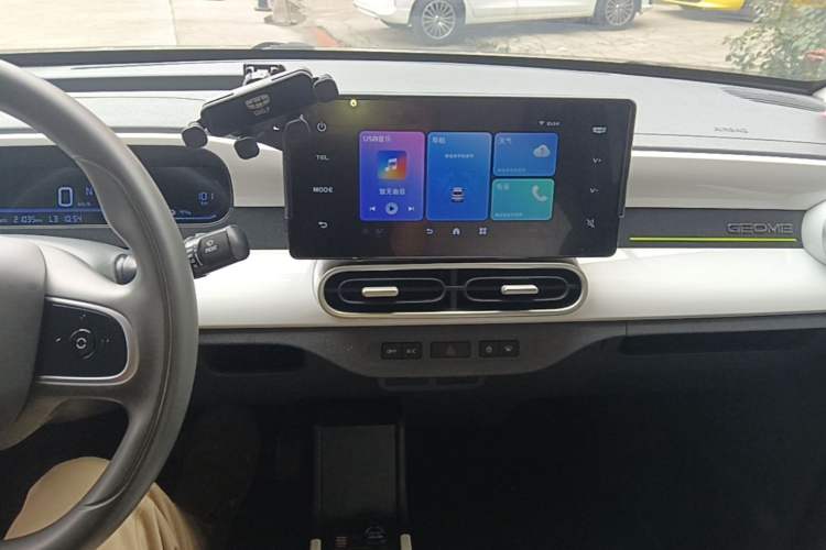 Used Geely Galaxy Panda 2025 210 km – Yuanqi Bear Audio And AC Panel