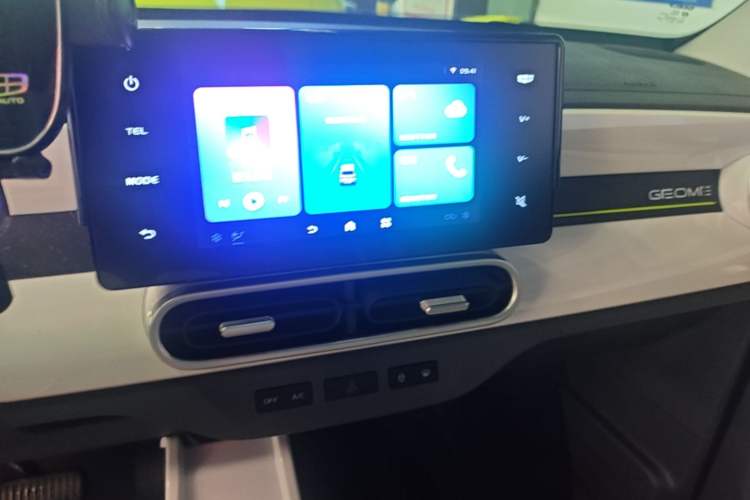 Used Geely Galaxy Panda 2025 210km Panda Rider Audio And AC Panel