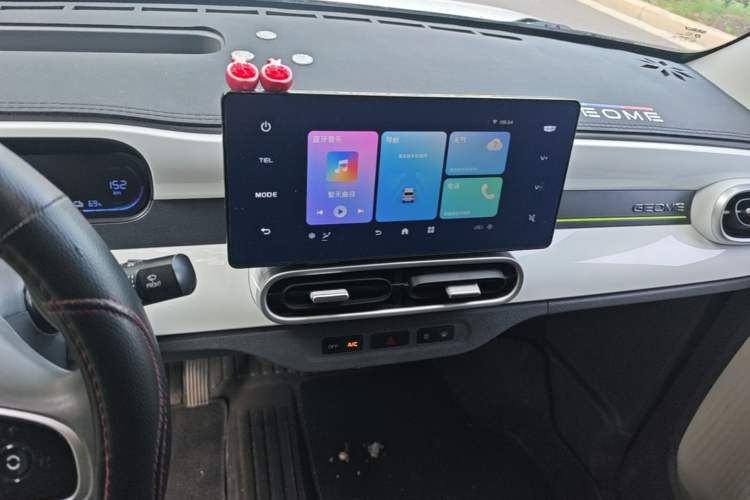 Used Geely Galaxy Panda 2025 210 km – Yuanqi Bear Audio And AC Panel