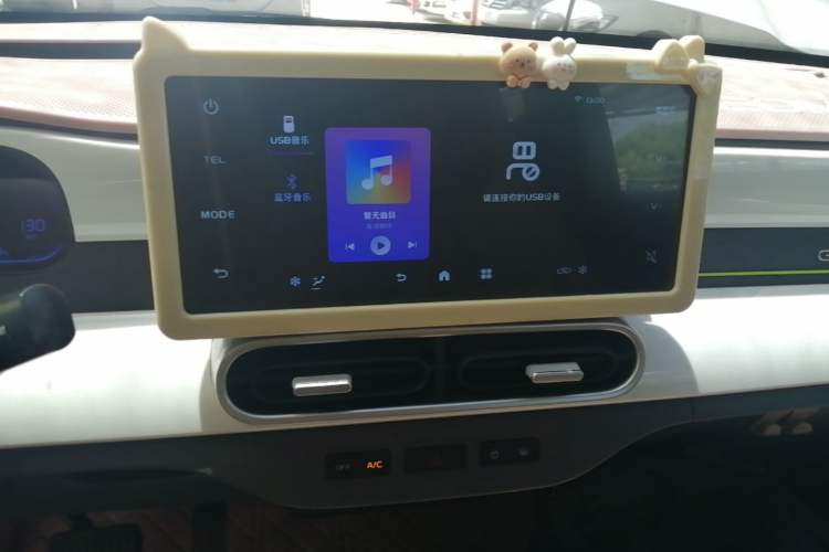 Used Geely Galaxy Panda 2025 210 km – Yuanqi Bear Audio And AC Panel
