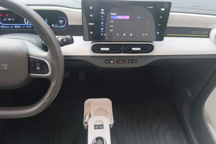 Used Geely Galaxy Panda 2025 210km Panda Rider Audio And AC Panel