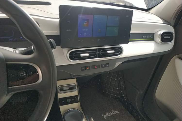 Used Geely Galaxy Panda 2025 210km Panda Rider Audio And AC Panel