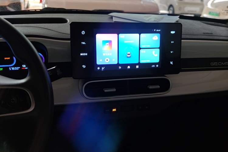 Used Geely Galaxy Panda 2025 210 km – Yuanqi Bear Audio And AC Panel