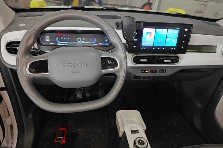 Used Geely Galaxy Panda 2025 210km Panda Rider Center Console