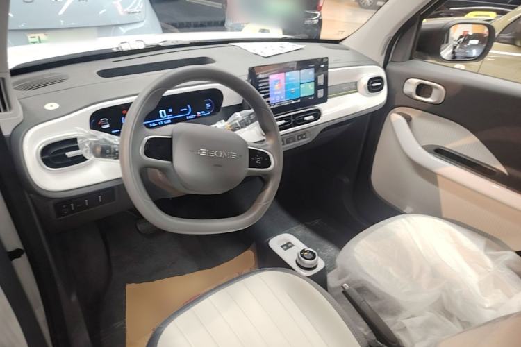 Used Geely Galaxy Panda 2025 210km Panda Rider Center Console