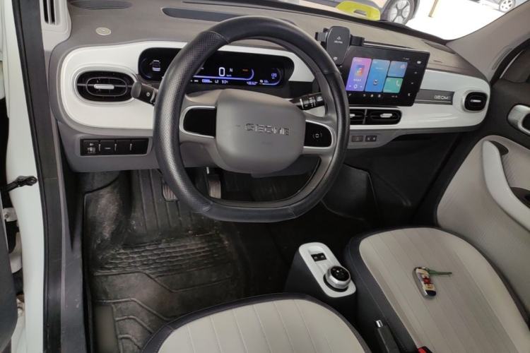 Used Geely Galaxy Panda 2025 210km Panda Rider Center Console