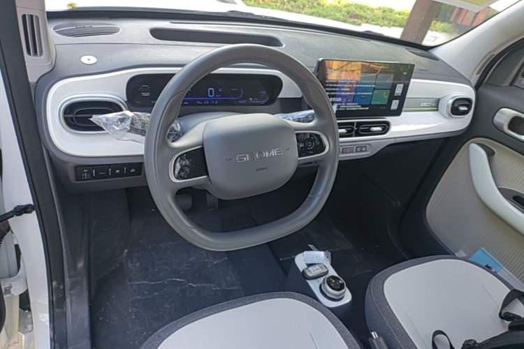 Used Geely Galaxy Panda 2025 210 km – Yuanqi Bear Center Console
