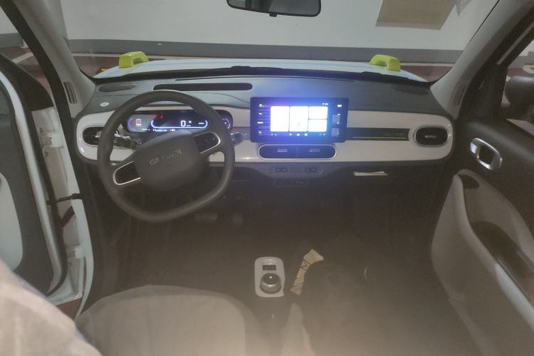 Used Geely Galaxy Panda 2025 210km Panda Rider Center Console