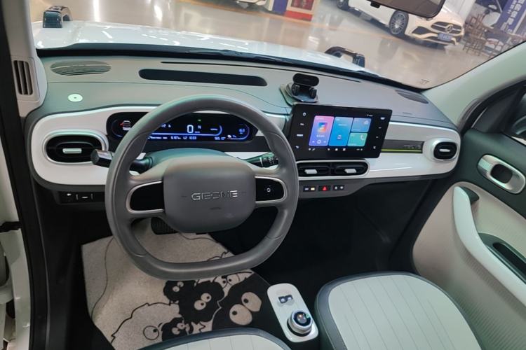 Used Geely Galaxy Panda 2025 210km Panda Rider Center Console