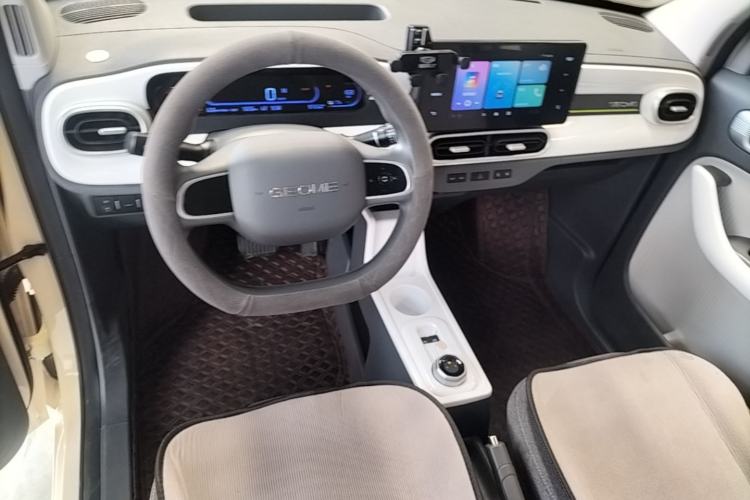 Used Geely Galaxy Panda 2025 210 km – Yuanqi Bear Center Console