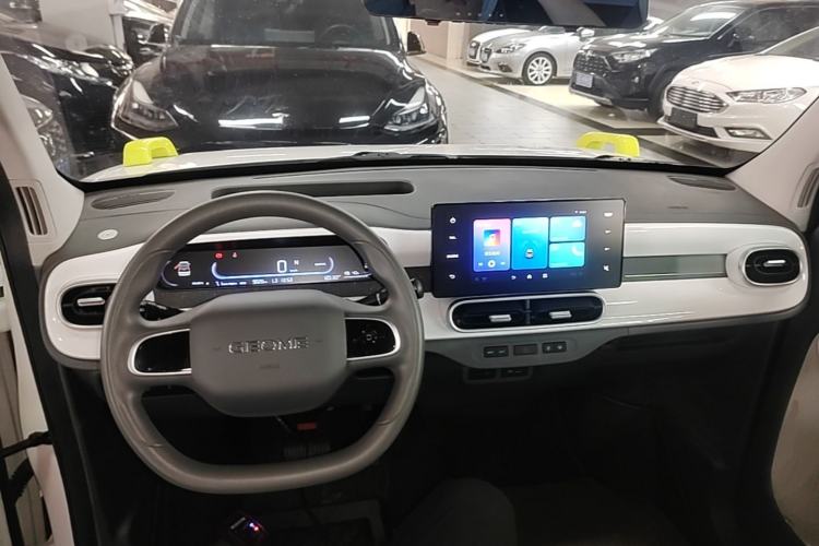 Used Geely Galaxy Panda 2025 210km Panda Rider Center Console