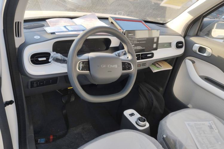 Used Geely Galaxy Panda 2025 210 km – Yuanqi Bear Center Console
