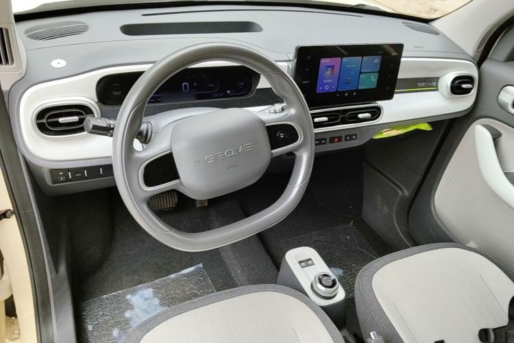 Used Geely Galaxy Panda 2025 210 km – Yuanqi Bear Center Console