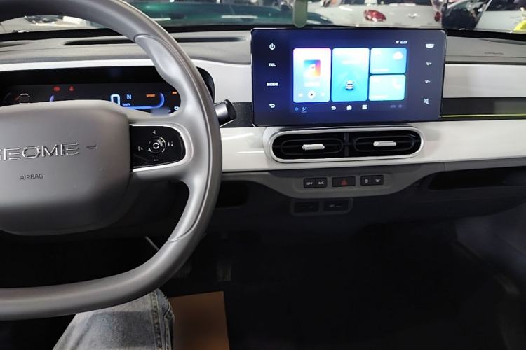 Used Geely Galaxy Panda 2025 210km Panda Kart Center Console