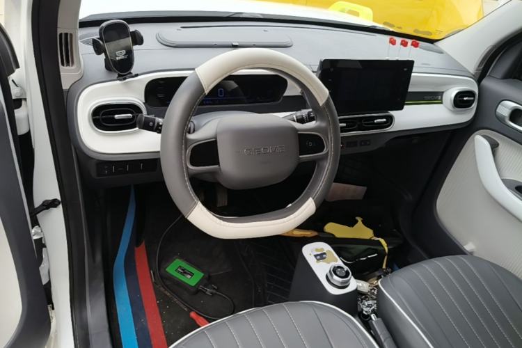 Used Geely Galaxy Panda 2025 210km Panda Rider Center Console