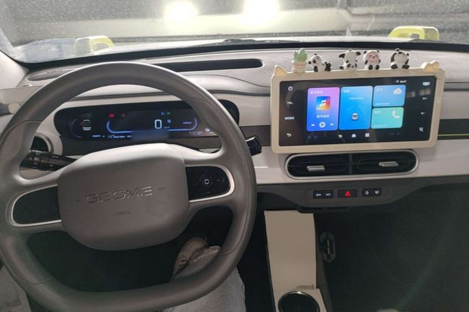 Used Geely Galaxy Panda 2025 210km Panda Rider Center Console