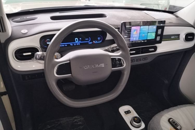 Used Geely Galaxy Panda 2025 210 km – Yuanqi Bear Center Console