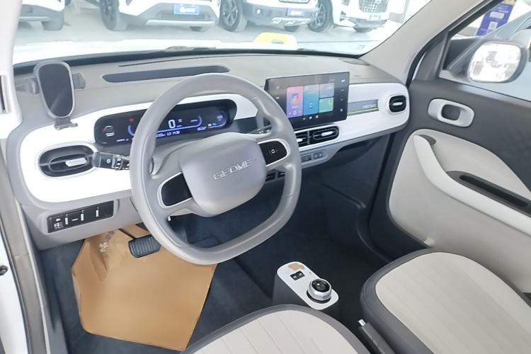 Used Geely Galaxy Panda 2025 210km Panda Rider Center Console