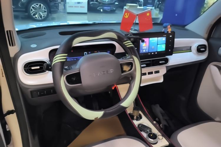 Used Geely Galaxy Panda 2025 210 km – Yuanqi Bear Center Console