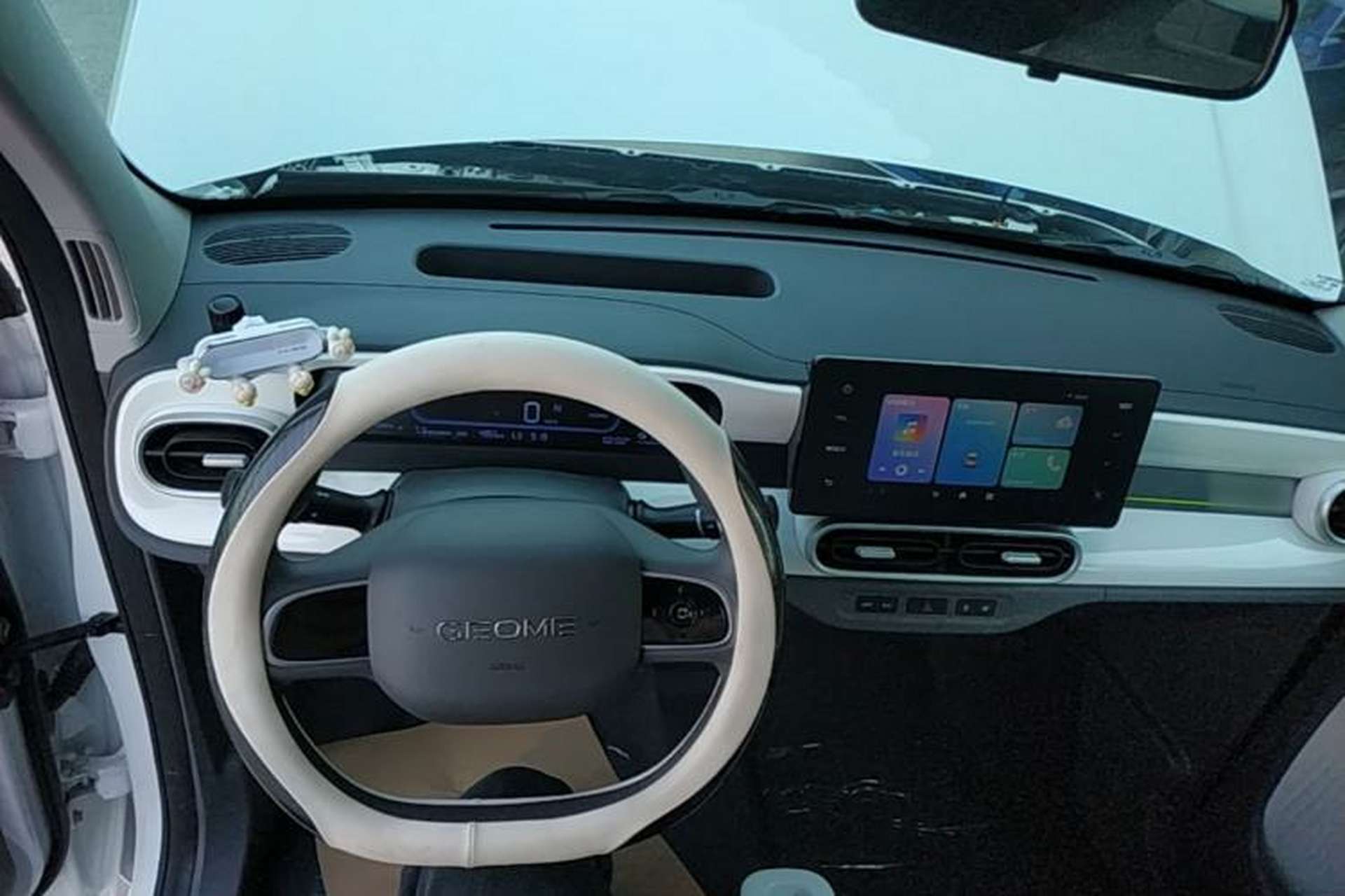 Used Geely Galaxy Panda 2025 210 km – Yuanqi Bear Center Console