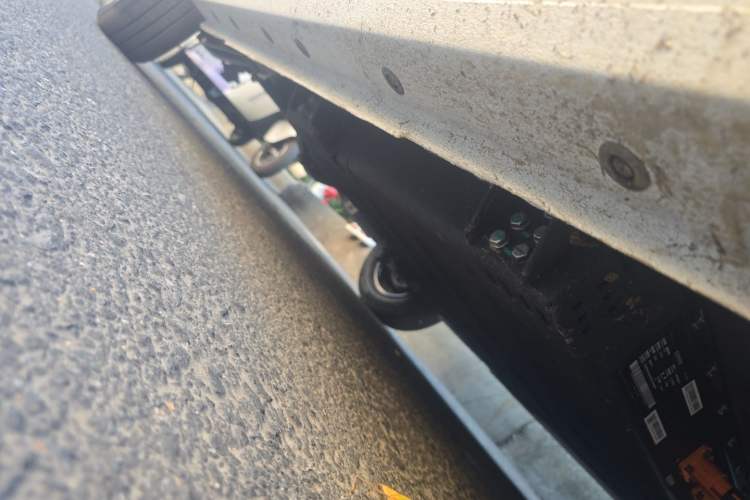 Used Geely Galaxy Panda 2025 210 km – Yuanqi Bear Chassis Front Right