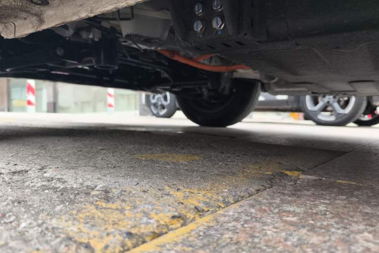 Used Geely Galaxy Panda 2025 210 km – Yuanqi Bear Chassis Front Right