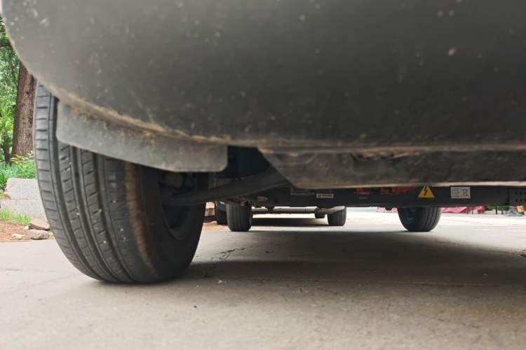 Used Geely Galaxy Panda 2025 210 km – Yuanqi Bear Chassis Front Right