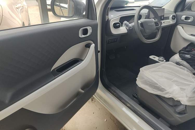 Used Geely Galaxy Panda 2025 210 km – Yuanqi Bear Driver Seat