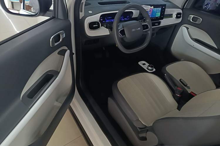 Used Geely Galaxy Panda 2025 210km Panda Kart Driver Seat