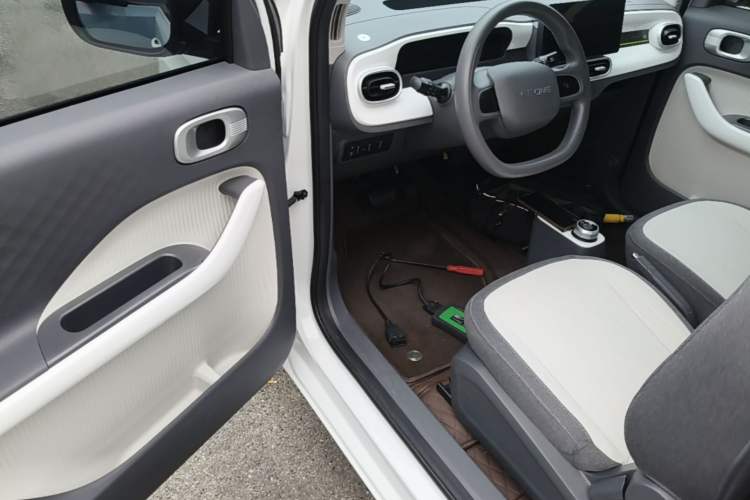 Used Geely Galaxy Panda 2025 210 km – Yuanqi Bear Driver Seat