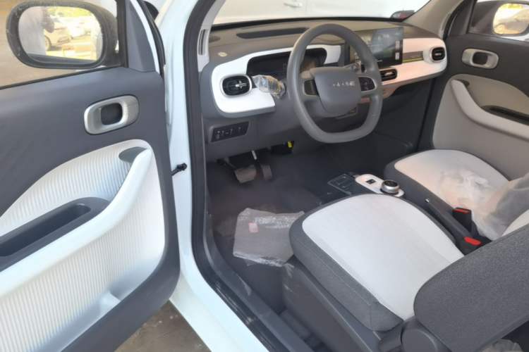 Used Geely Galaxy Panda 2025 210 km – Yuanqi Bear Driver Seat