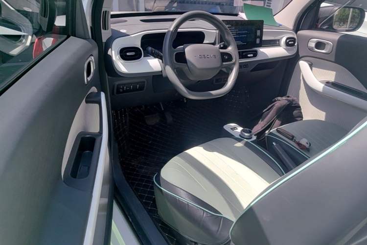 Used Geely Galaxy Panda 2025 210 km – Yuanqi Bear Driver Seat