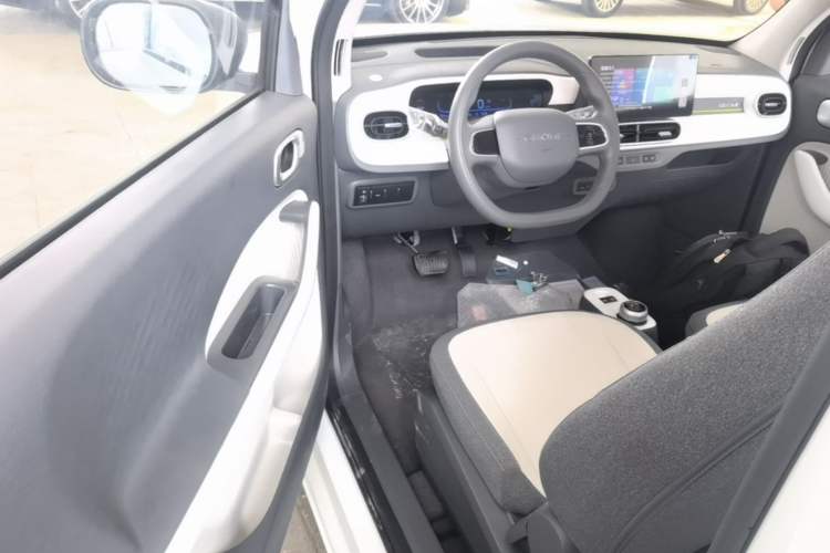 Used Geely Galaxy Panda 2025 210 km – Yuanqi Bear Driver Seat