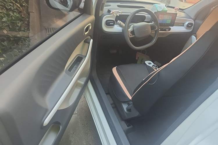 Used Geely Galaxy Panda 2025 210 km – Yuanqi Bear Driver Seat