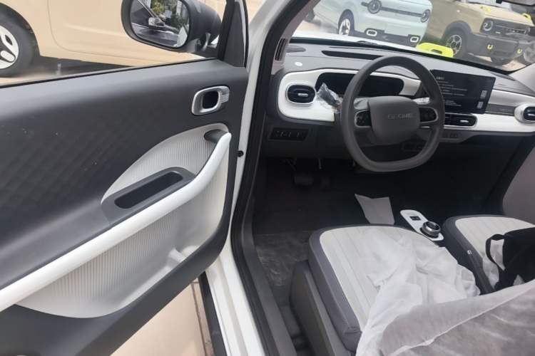 Used Geely Galaxy Panda 2025 210km Panda Rider Driver Seat