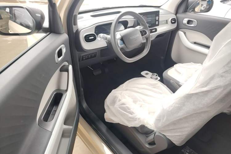 Used Geely Galaxy Panda 2025 210 km – Yuanqi Bear Driver Seat