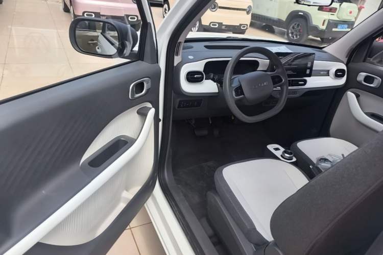 Used Geely Galaxy Panda 2025 210 km – Yuanqi Bear Driver Seat