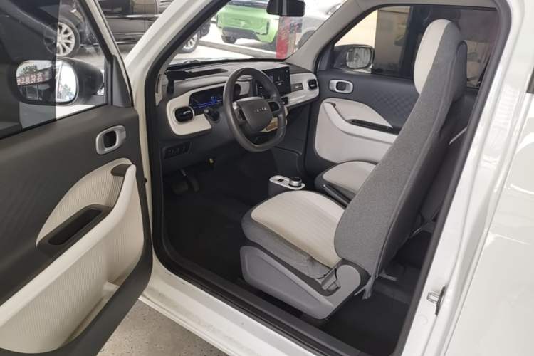 Used Geely Galaxy Panda 2025 210 km – Yuanqi Bear Driver Seat