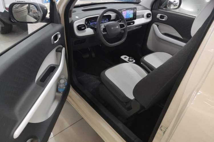 Used Geely Galaxy Panda 2025 210 km – Yuanqi Bear Driver Seat