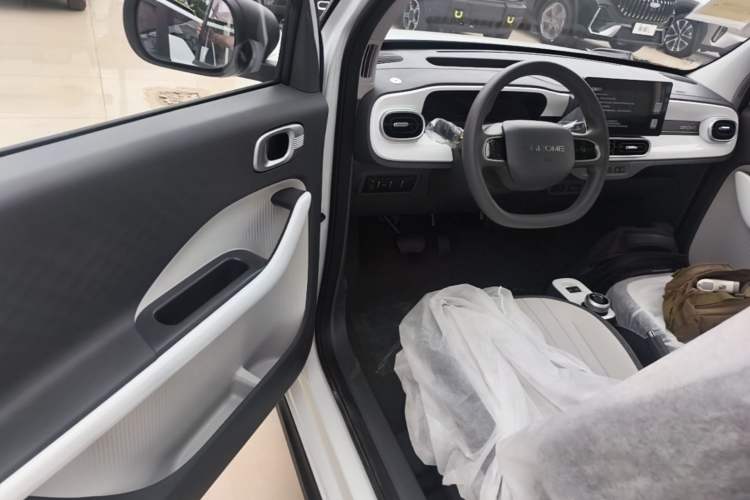 Used Geely Galaxy Panda 2025 210km Panda Kart Driver Seat