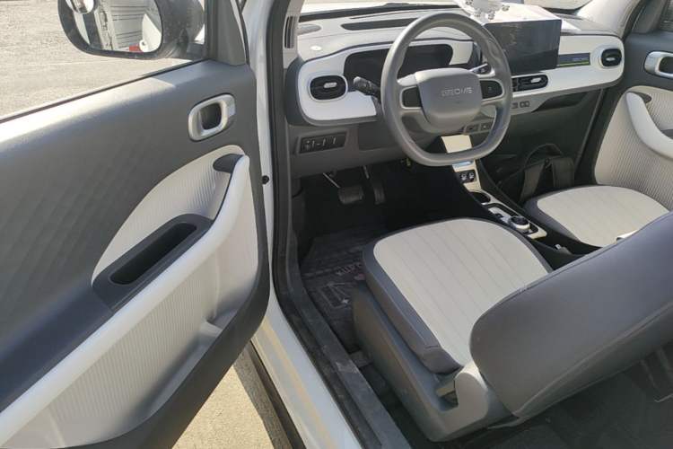 Used Geely Galaxy Panda 2025 210km Panda Kart Driver Seat