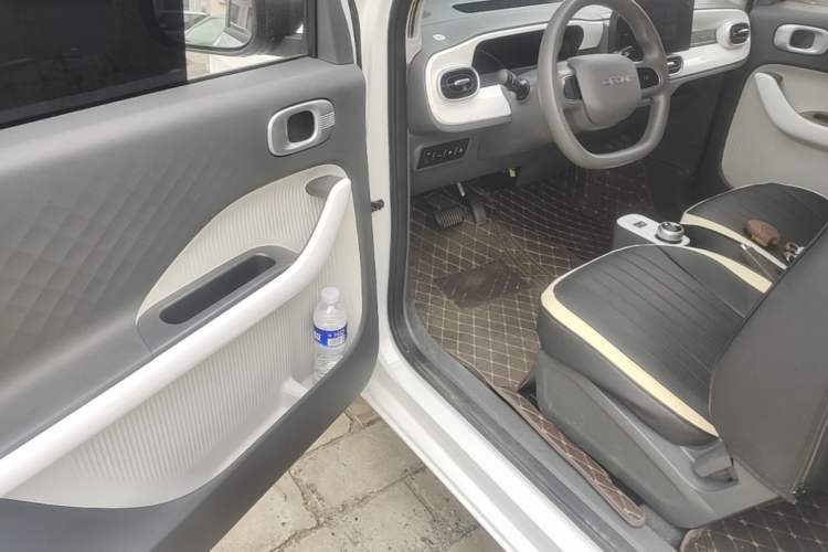 Used Geely Galaxy Panda 2025 210 km – Yuanqi Bear Driver Seat