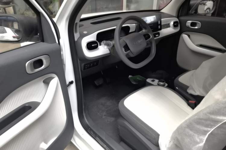 Used Geely Galaxy Panda 2025 210 km – Yuanqi Bear Driver Seat
