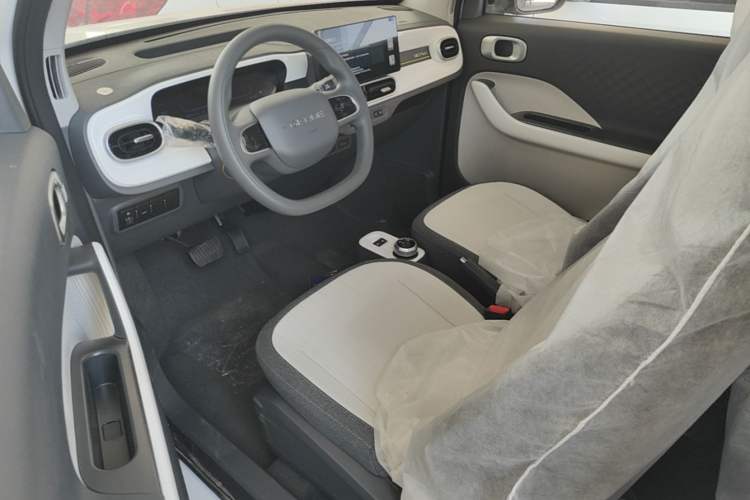 Used Geely Galaxy Panda 2025 210 km – Yuanqi Bear Driver Seat